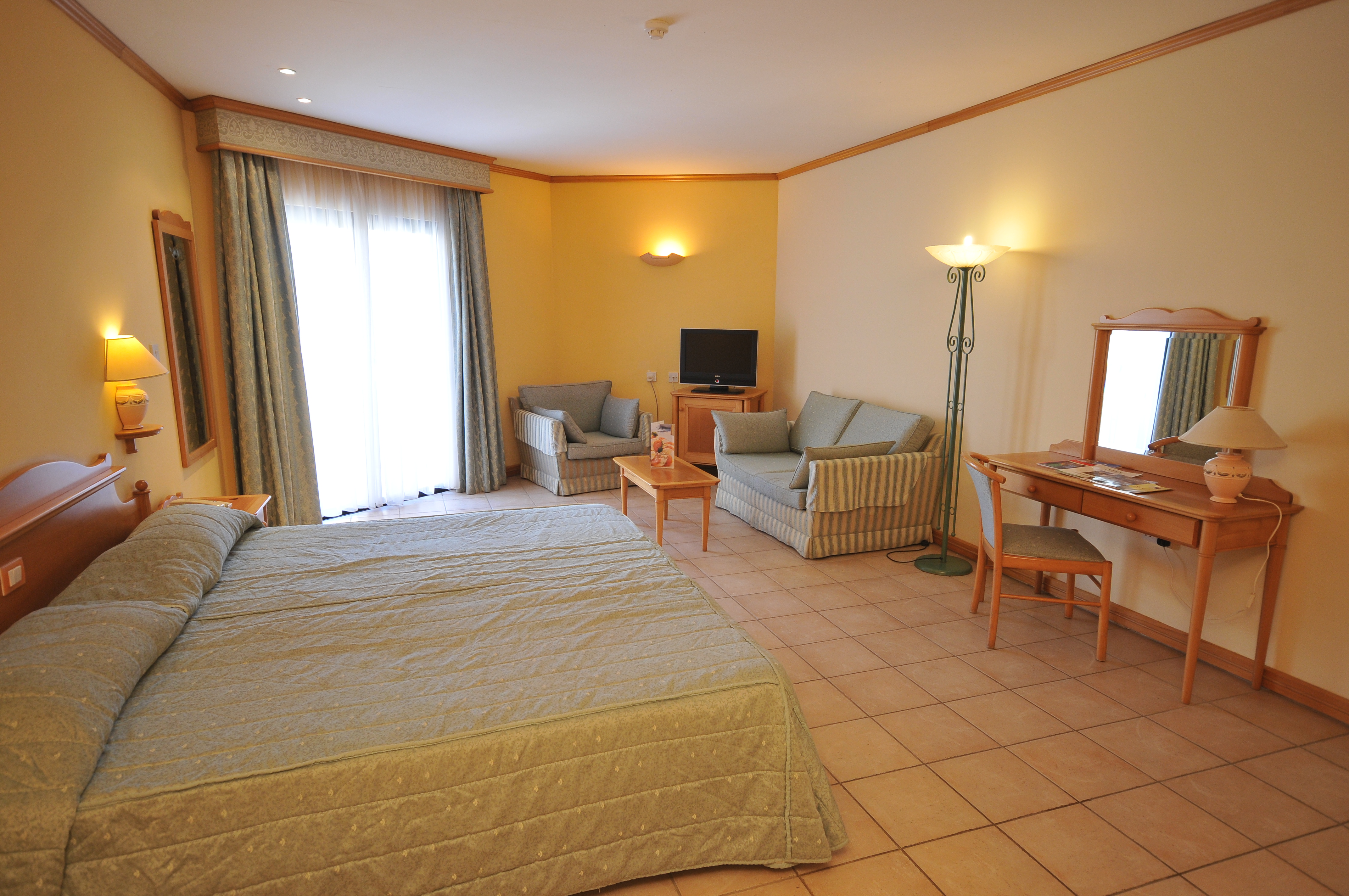 Room at Grand Hotel Gozo, GHAJNSIELEM