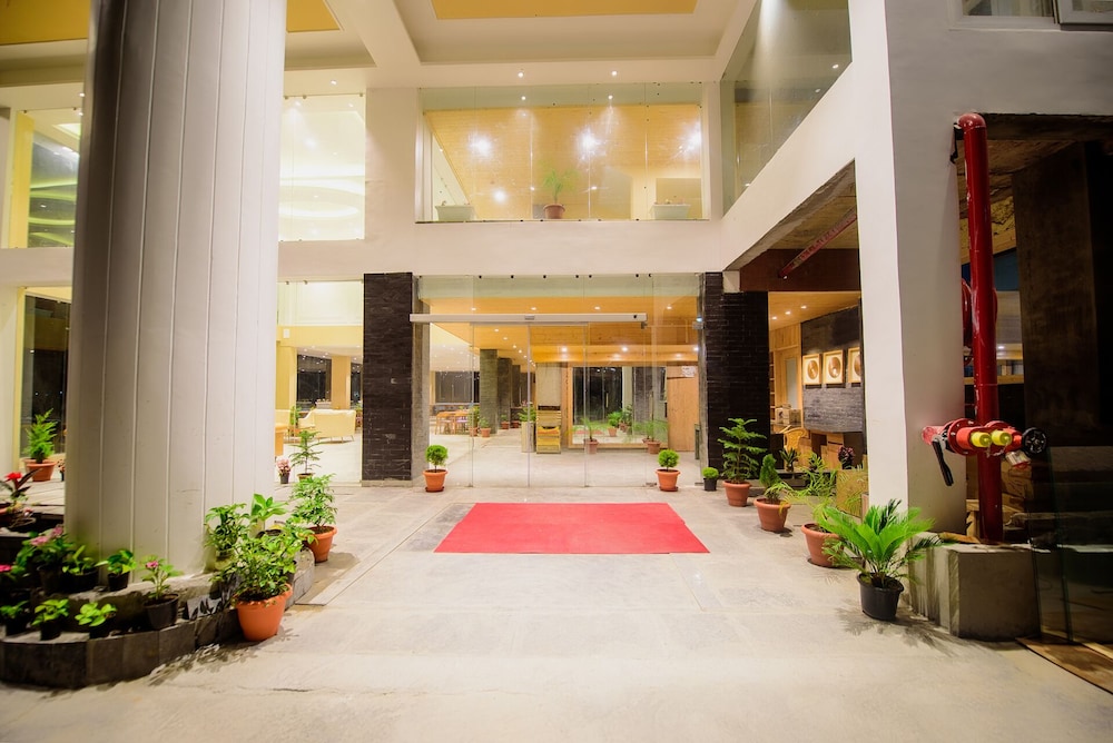 Naturevilas Sarovar Premiere Manali 6/65