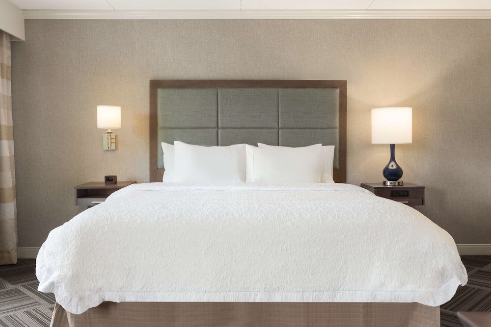 Hampton Inn & Suites By Hilton Manchester - Bedford 15/50