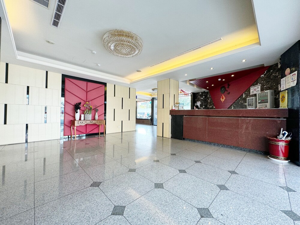 Ai-Lai Fashion Hotel 10/72
