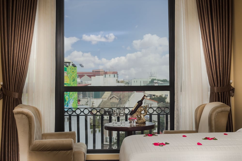 Hanoi Marvellous Hotel & Spa 50/50
