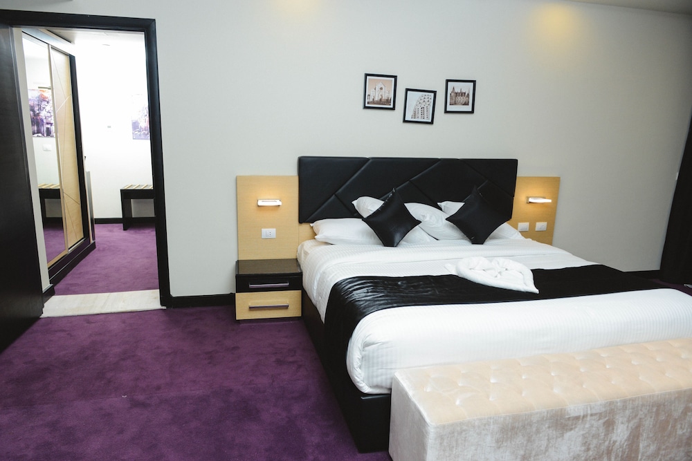 PRESIDENTIAL, SUITE