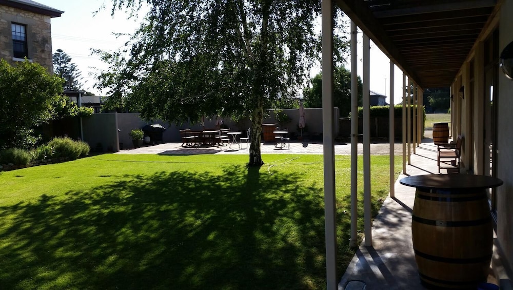 COONAWARRA MOTOR LODGE 34/38