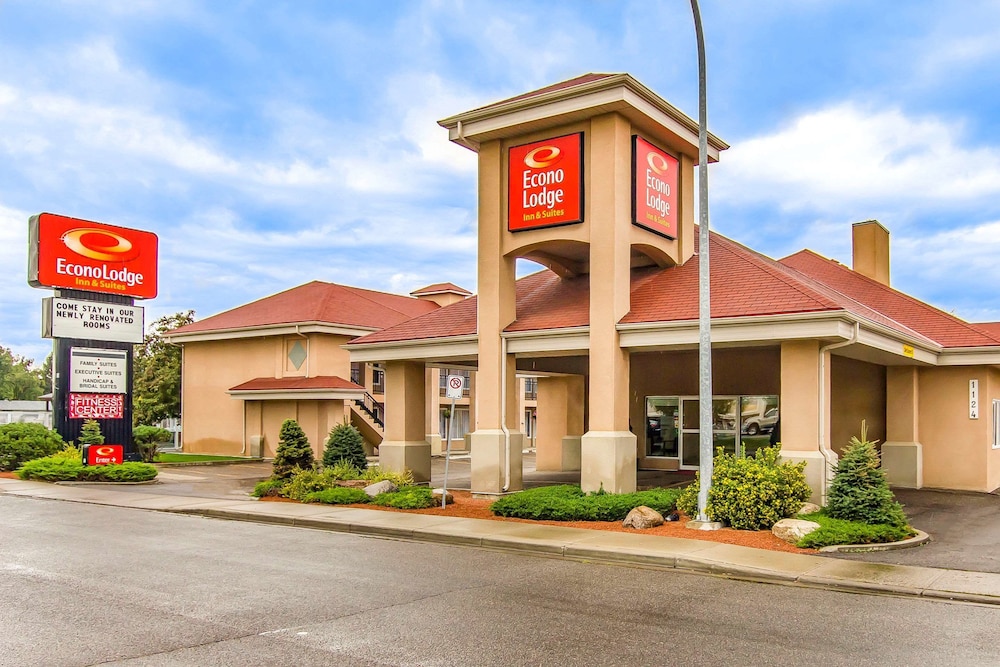 Econo Lodge Inn and Suites Lethbridge - Henderson Lake 1/29