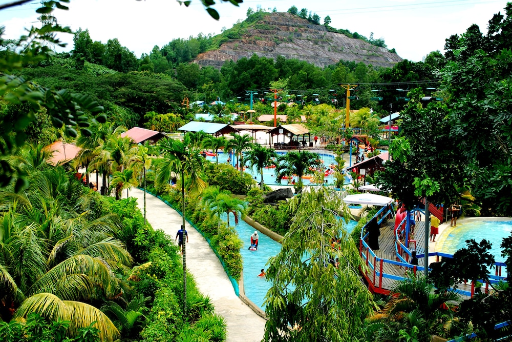 Bukit Merah Laketown Resort 24/43