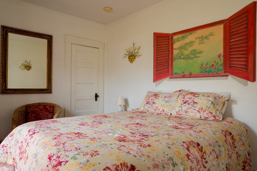 Secret Garden Inn 21/73