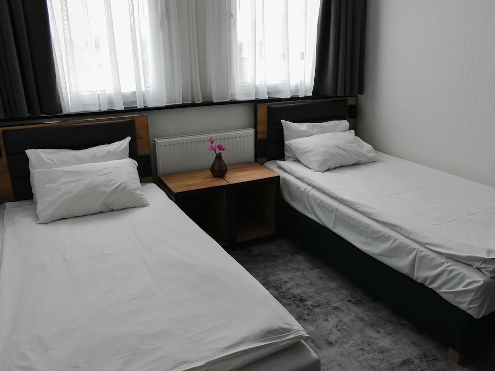 Superior, Twin Beds