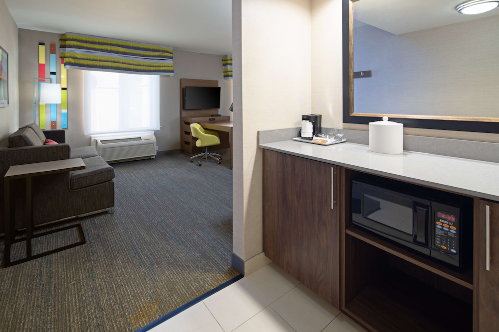 Hampton Inn Visalia 12/47