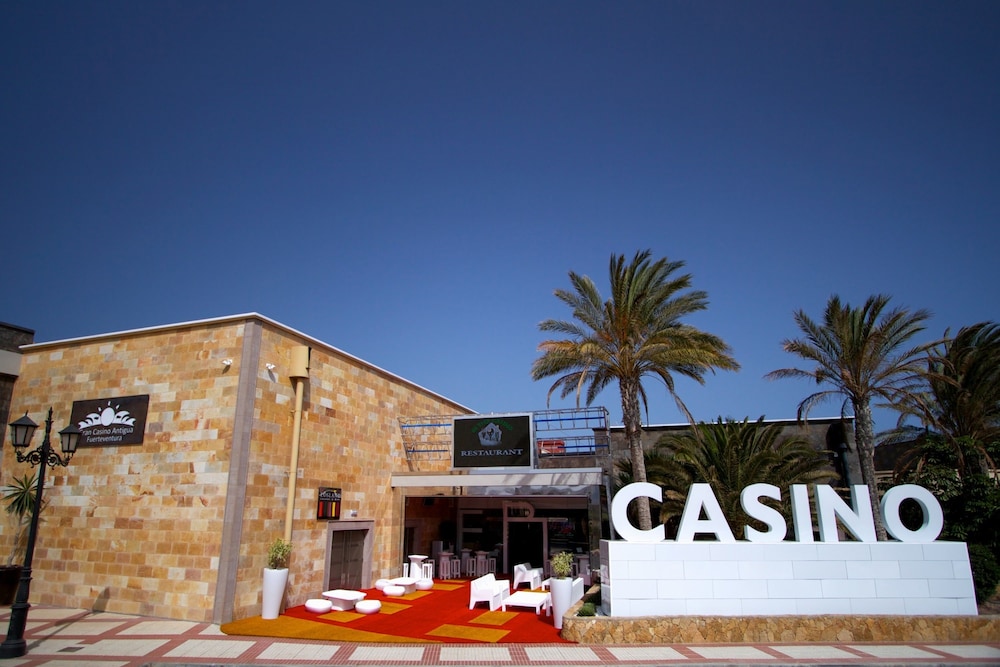 Elba Carlota Beach & Convention Resort 8/72
