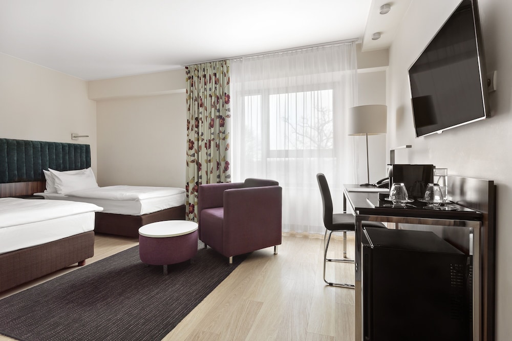 HOTEL MODERNO 56/63