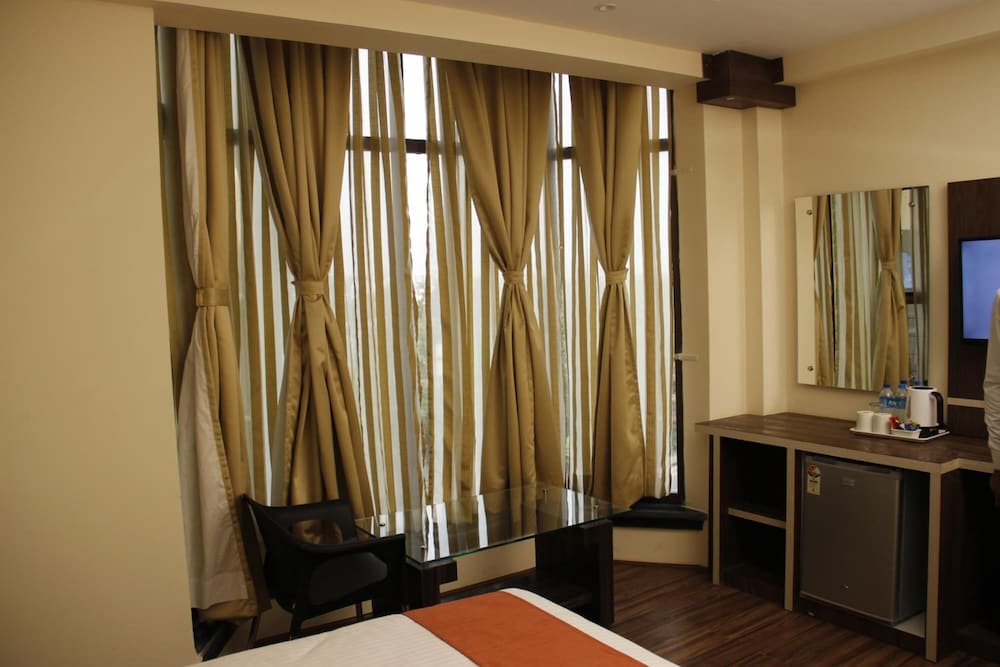 Regenta Inn Larica Ct 49/68