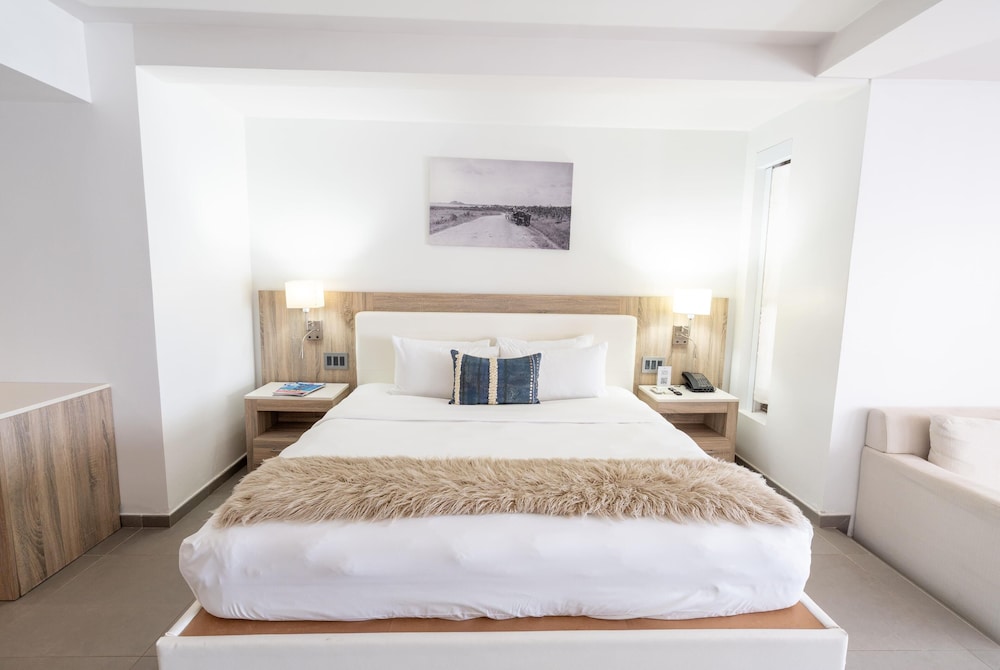 STUDIO, SUITE, KING BED, OCEAN FRONT