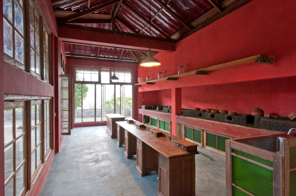 The Kandy Samadhi Centre 13/80