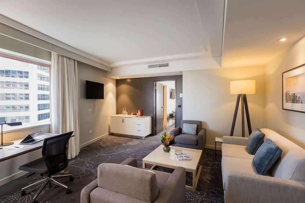 PARKROYAL DARLING HARBOUR 46/73