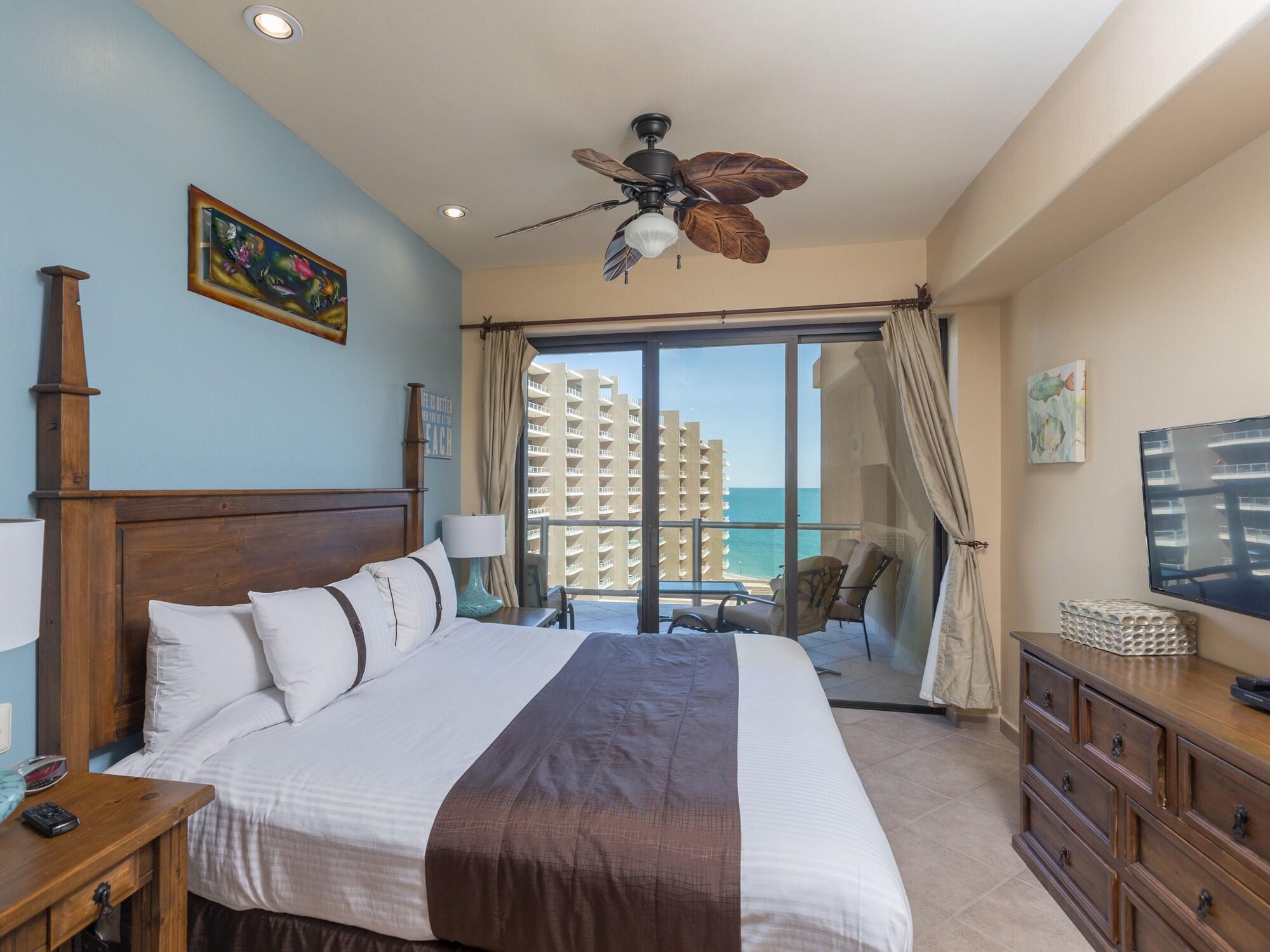 3 Bedrooms, Ocean Front