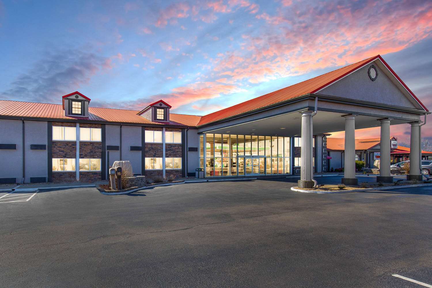Ramada By Wyndham Bowling Green 40/45
