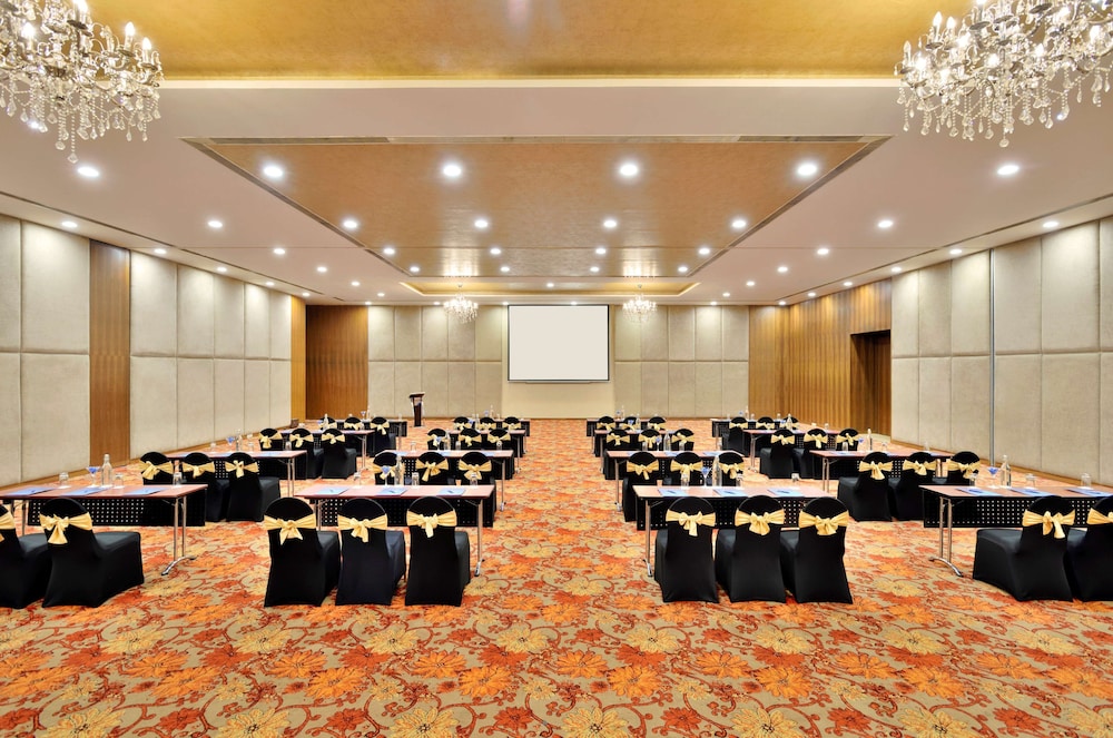 Radisson Blu Plaza Hotel Hyderabad Banjara Hills 64/73