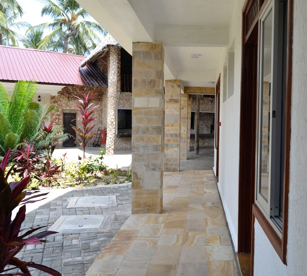 Serene Beach Resort 17/76