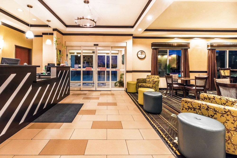 Days Inn & Suites by Wyndham Mineral Wells 9/37