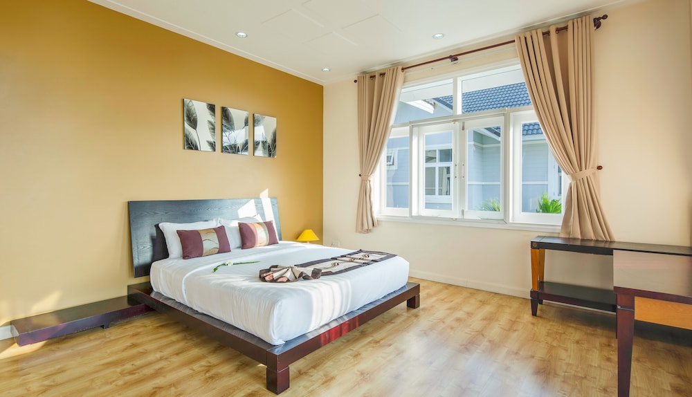 3 BEDROOMS, VILLA, HILL VIEW