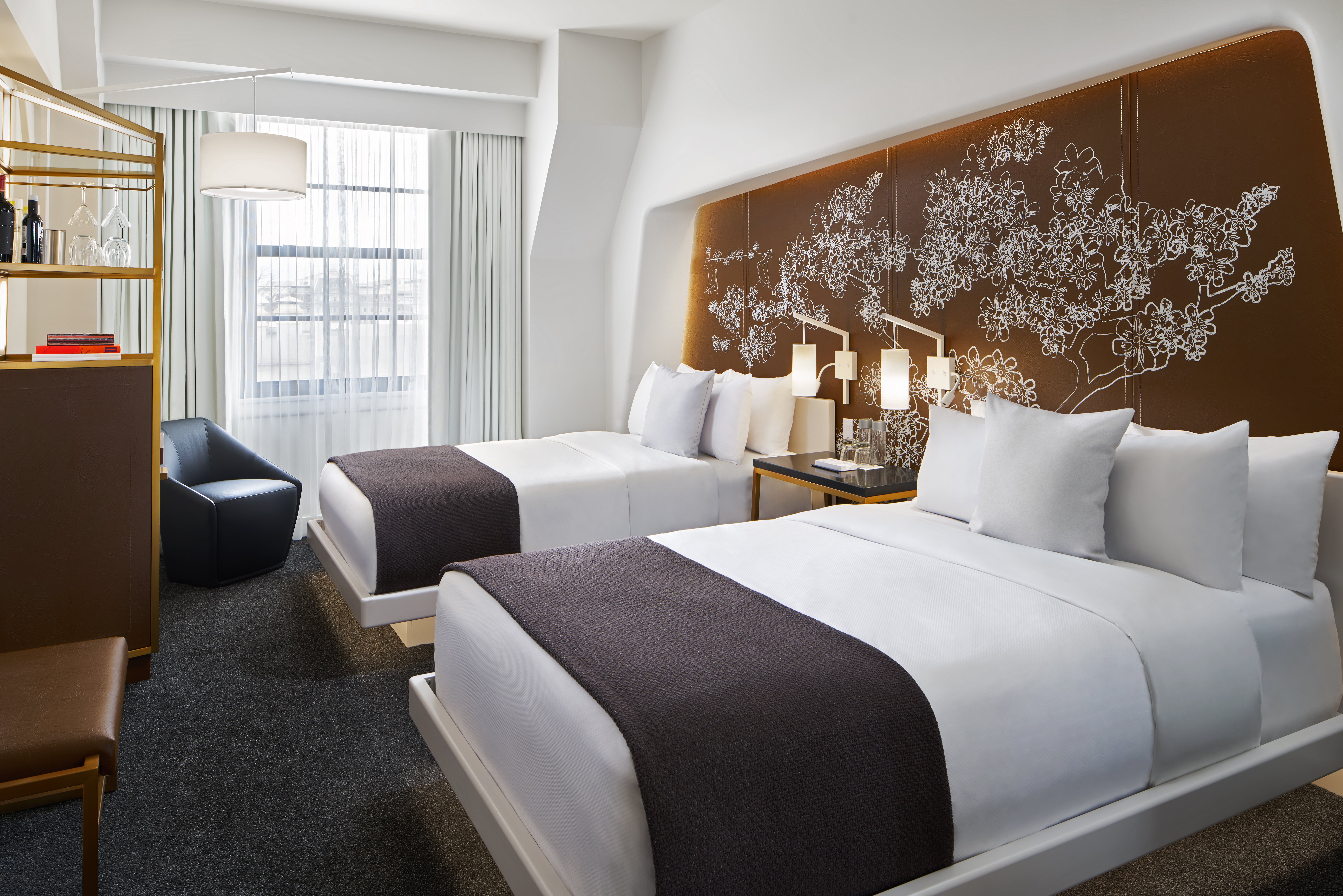 DELUXE, 2 DOUBLE BEDS