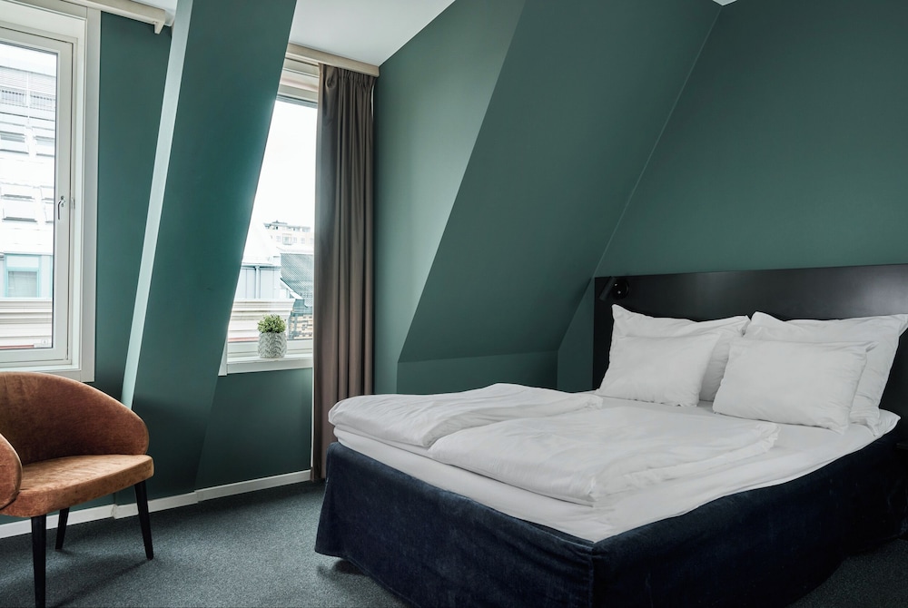 SMART, SUPERIOR, DOUBLE BED