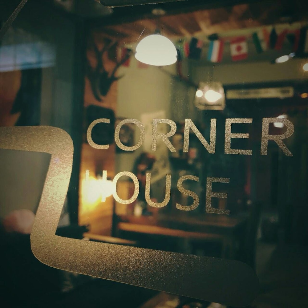 Corner House 25/43