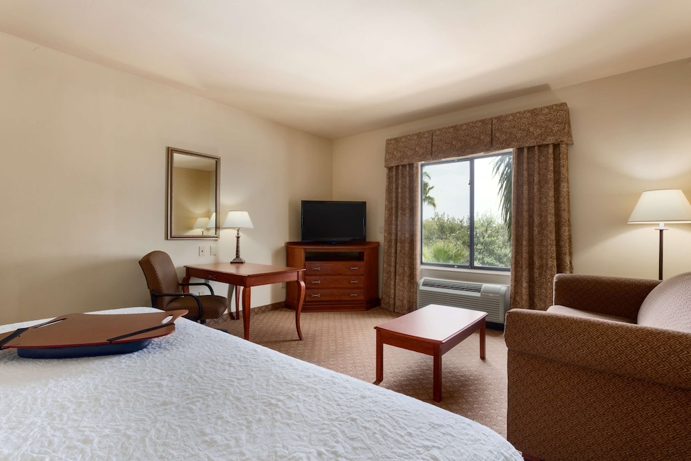 Hampton Inn & Suites Pharr, TX 16/52