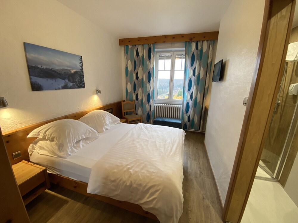 HOTEL AUX TROIS ROSES 19/54