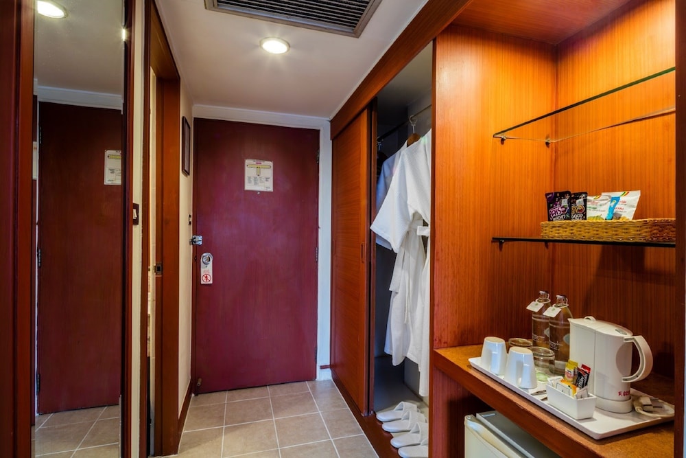 Bangkok Palace Hotel 34/75