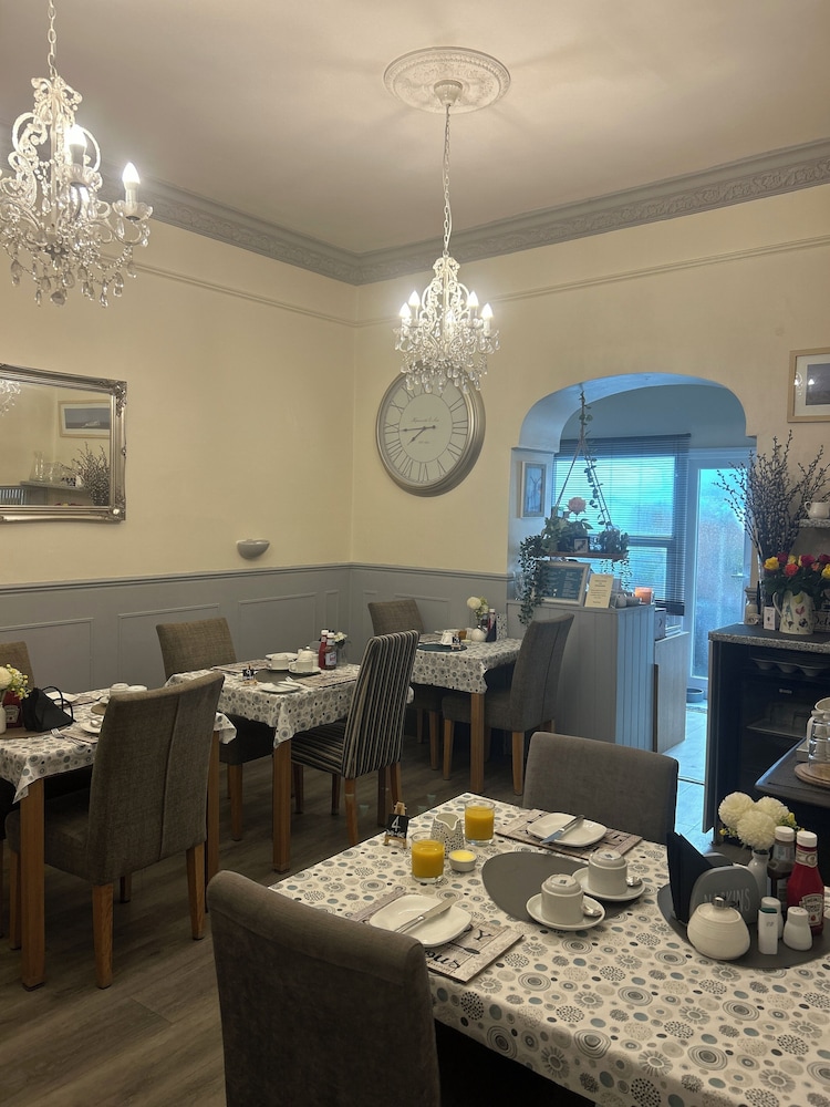 Cherwood Hotel 32/50