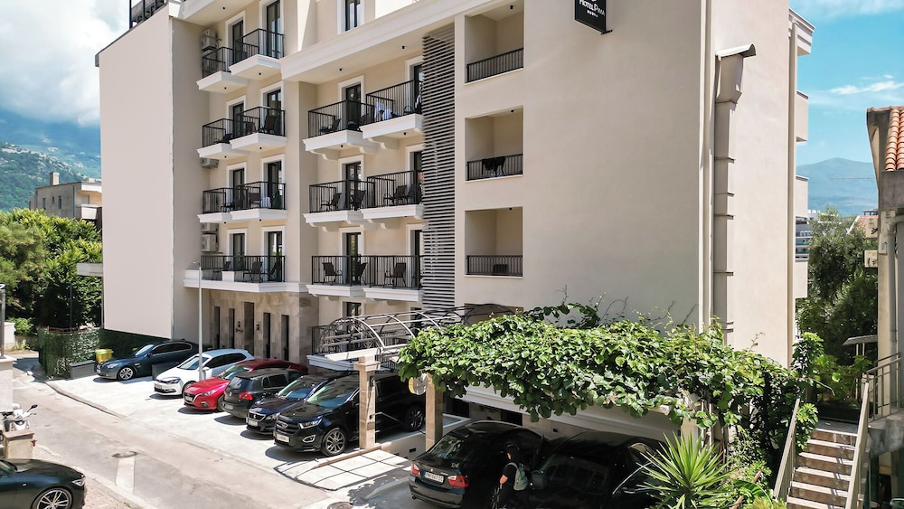 Hotel Pima Budva 44/52