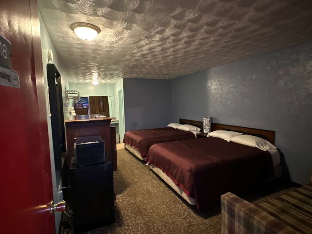 Gray Plaza Motel Benton Rend Lake I-57 22/39