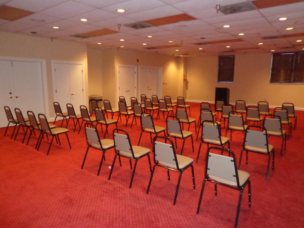Euro Suites Hotel 50/52