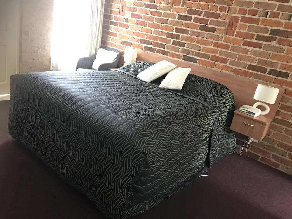 Cedar Lodge Motel 15/49