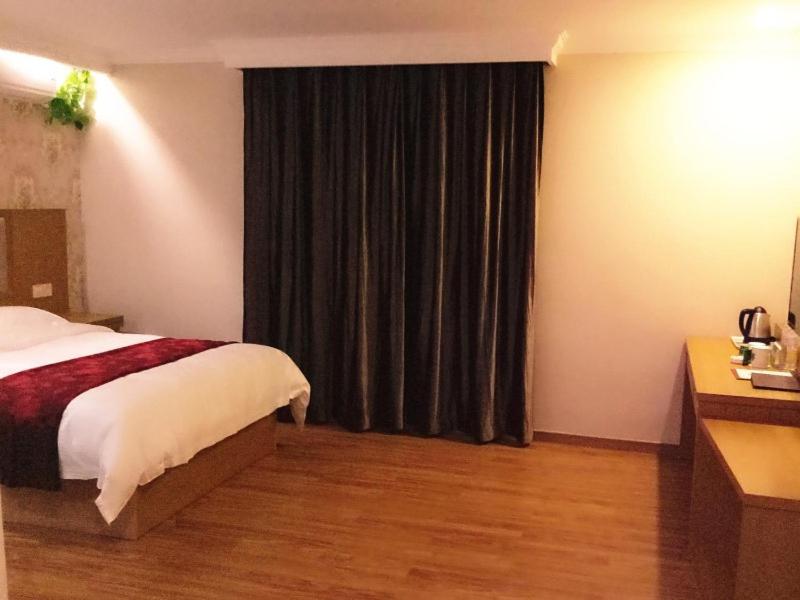 GreenTree Alliance Huzhou Changxing Zhebei Business Square Hotel 30/52