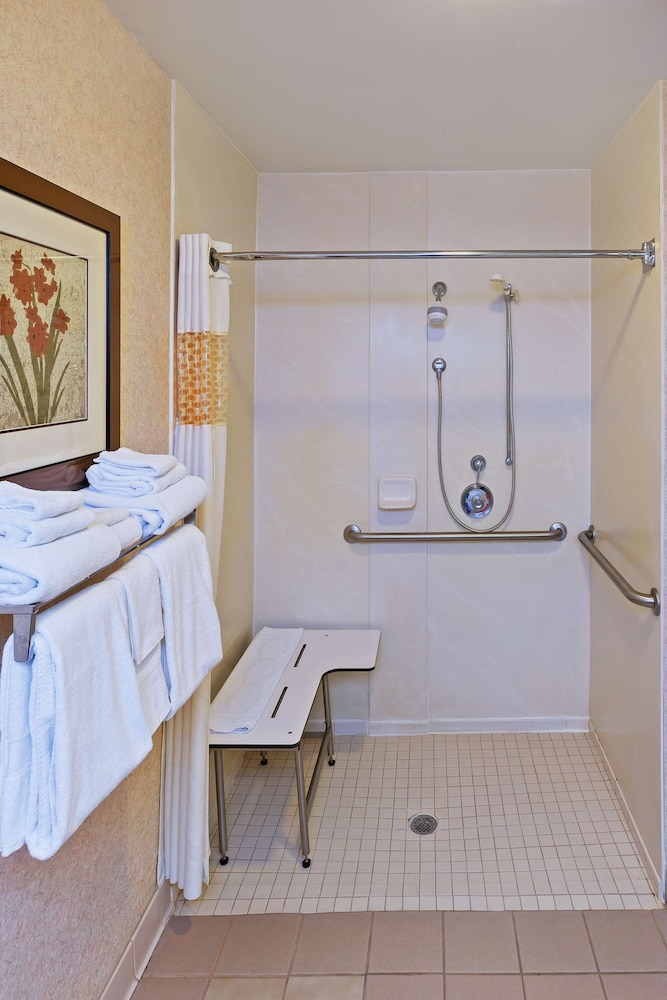 HAMPTON INN JONESBORO 16/39