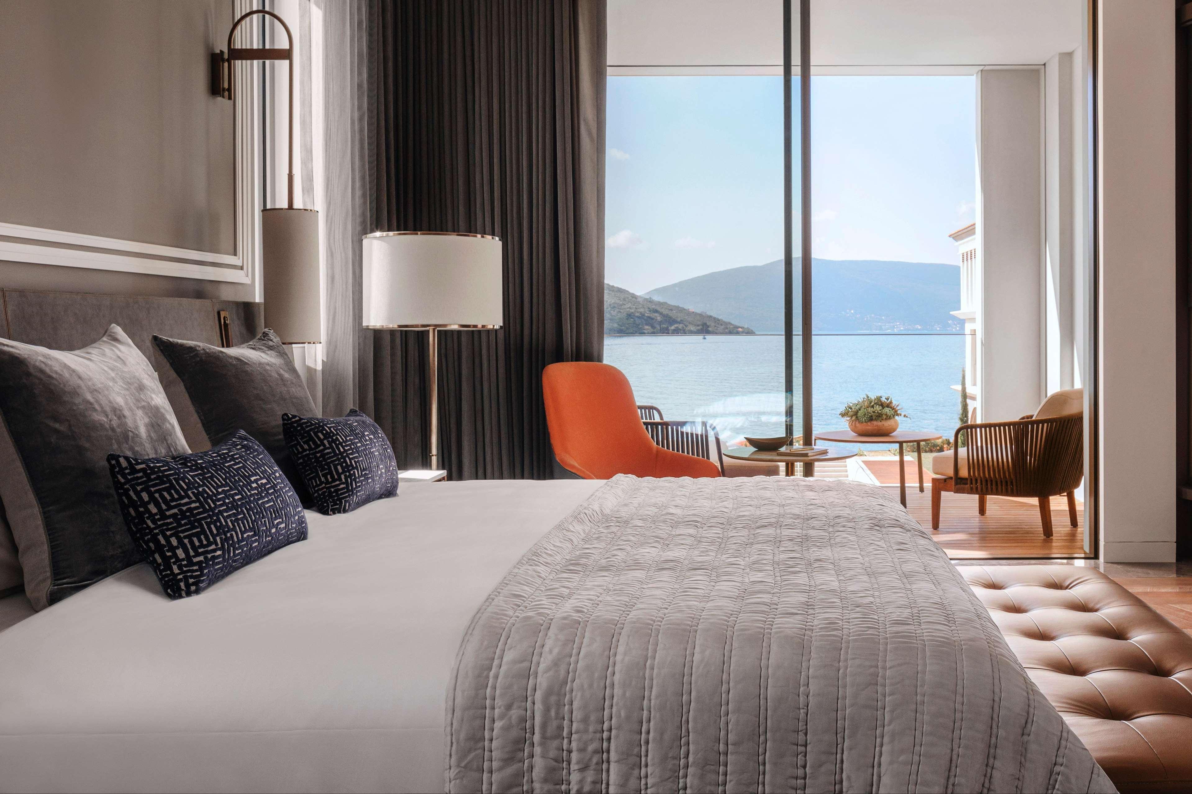 Room, Queen Bed, Bay View