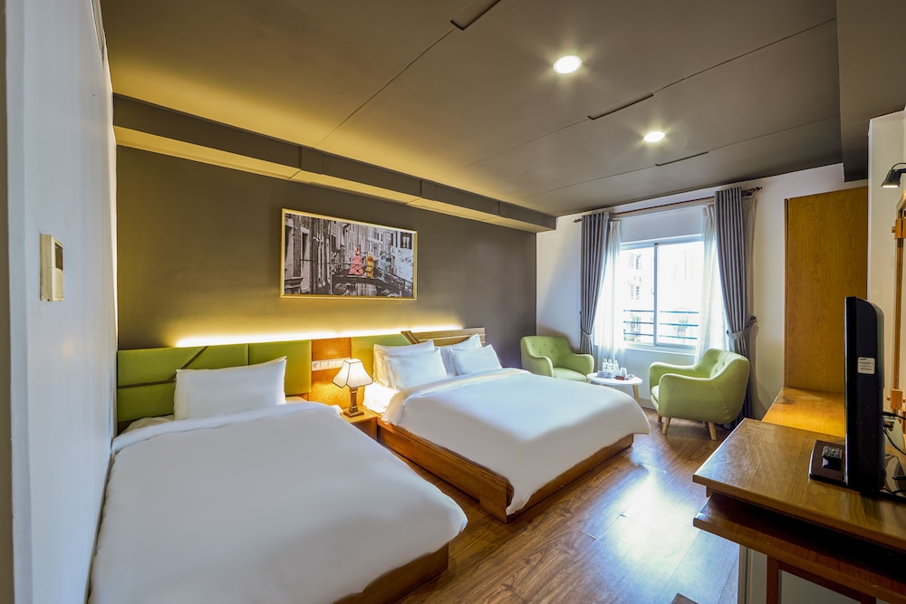 The Noble Swan Saigon 38/64