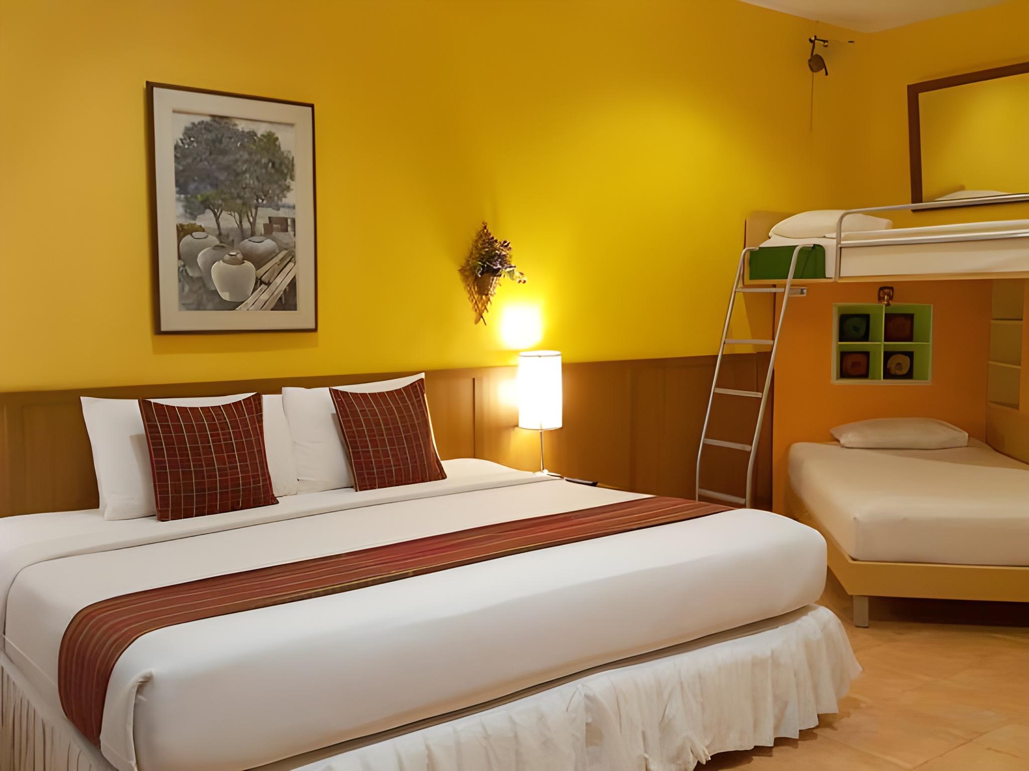 Family Suite, Big Bee