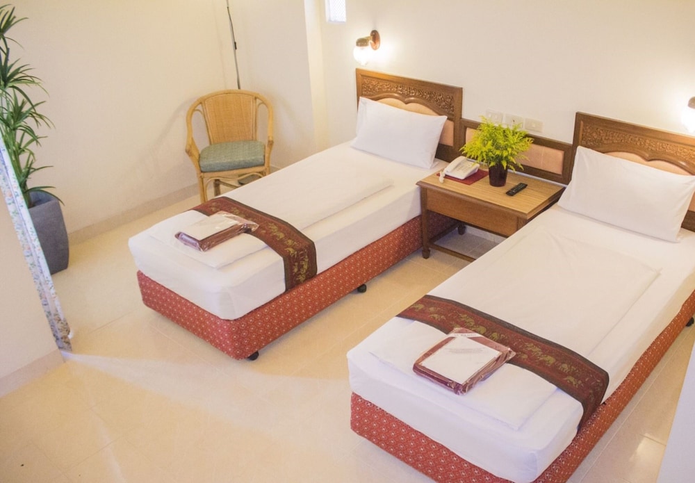 DELUXE, TWIN BEDS