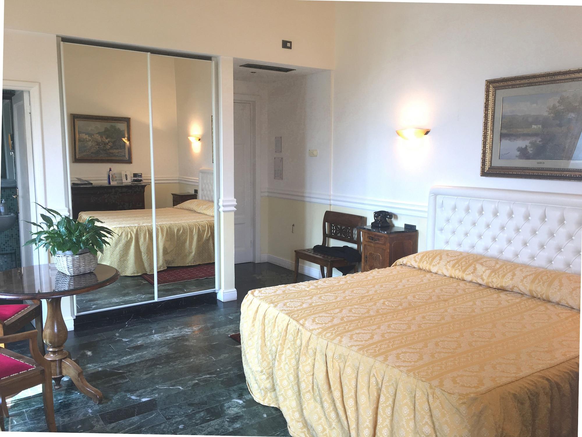 Room, Triple, Partial Sea View