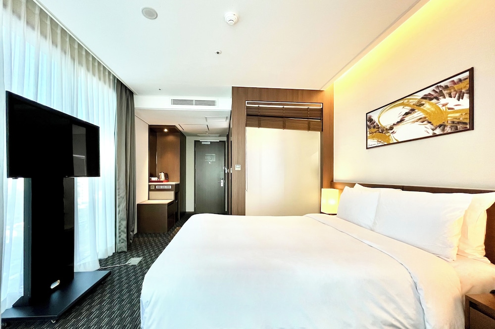 Deluxe, Queen Bed