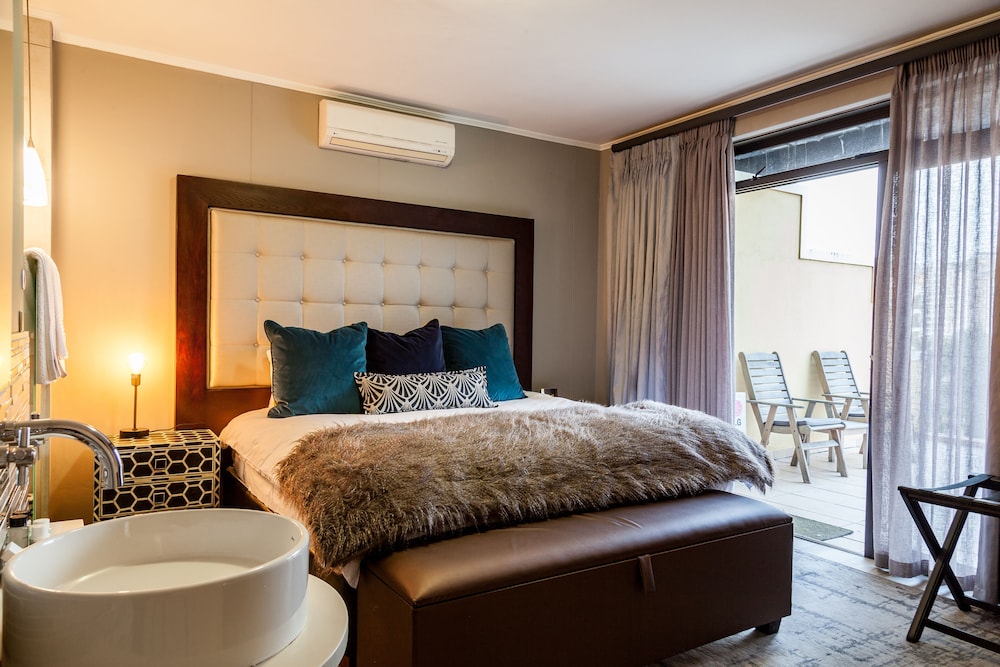 Cape Town City Accommodation the Island Club 16/69