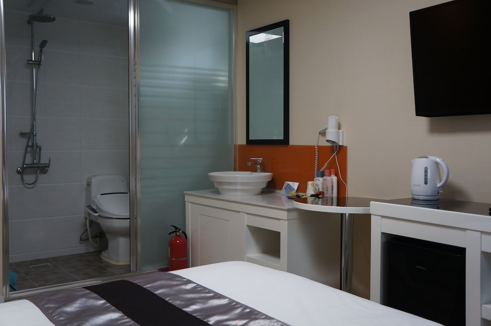 Novaluz Tourist Hotel 22/23