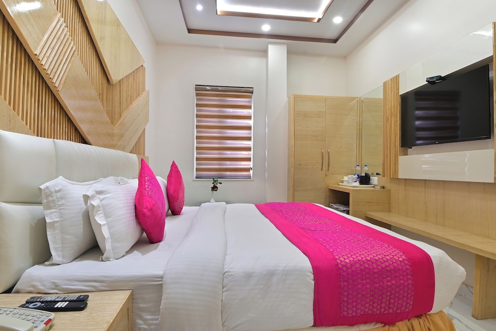 Hotel Aman International 30/67