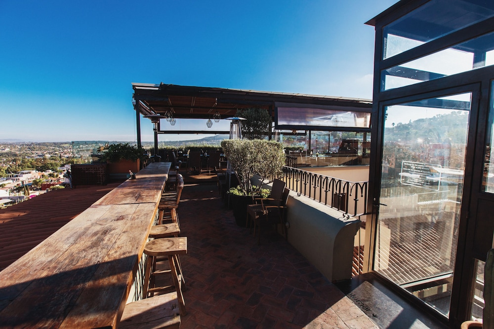 El Palomar Hotel 39/50