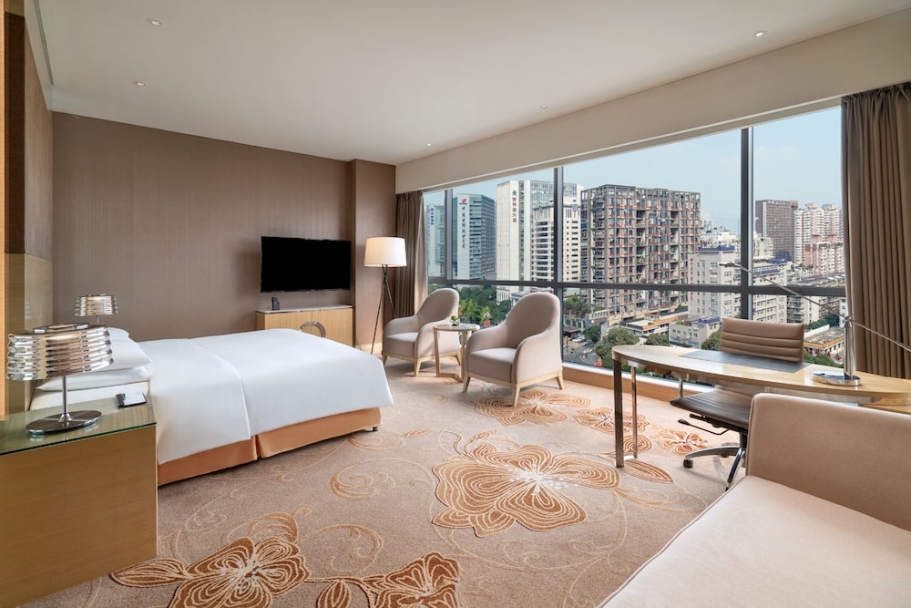 Club, King Bed