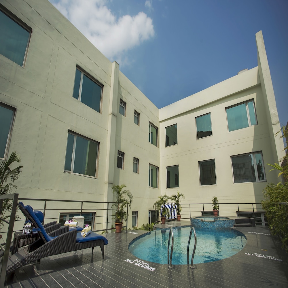 Sarovar Portico 3/50