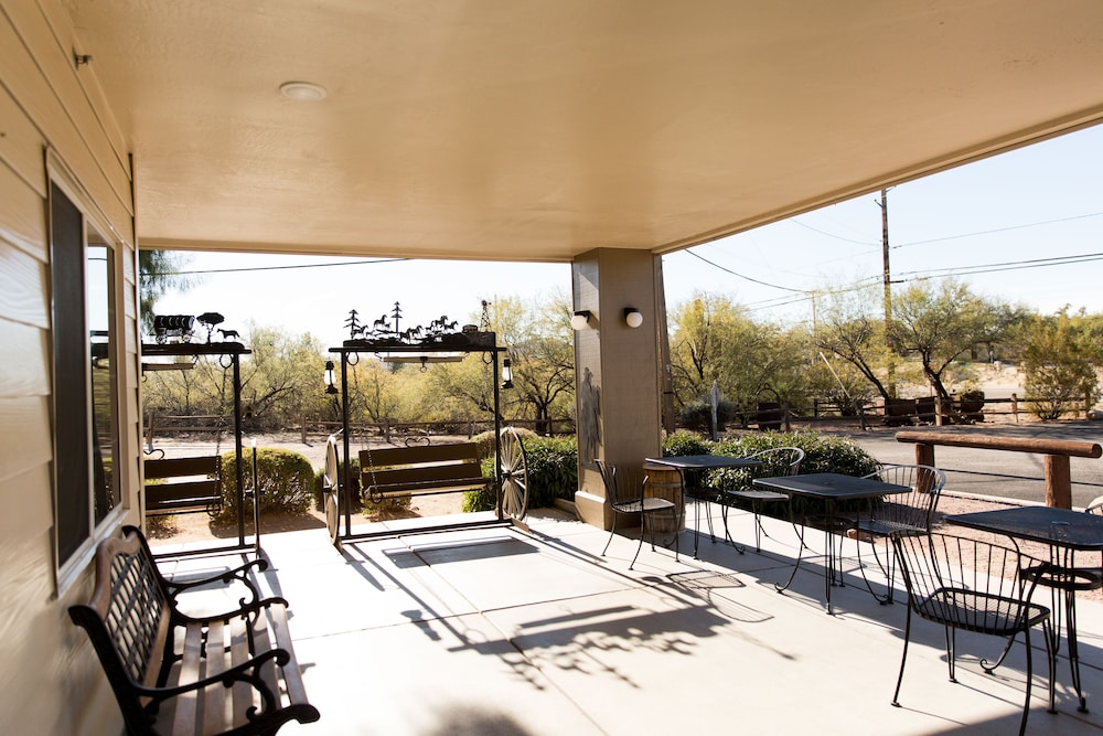 Super 8 by Wyndham Wickenburg AZ 4/32